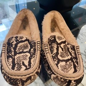 UGG slip on shoes size 8
